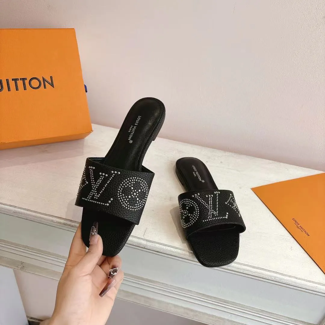 👟👟Ex-factory price 360👟👟 2025Lv rivet series slippers 35-43 available in seven colors